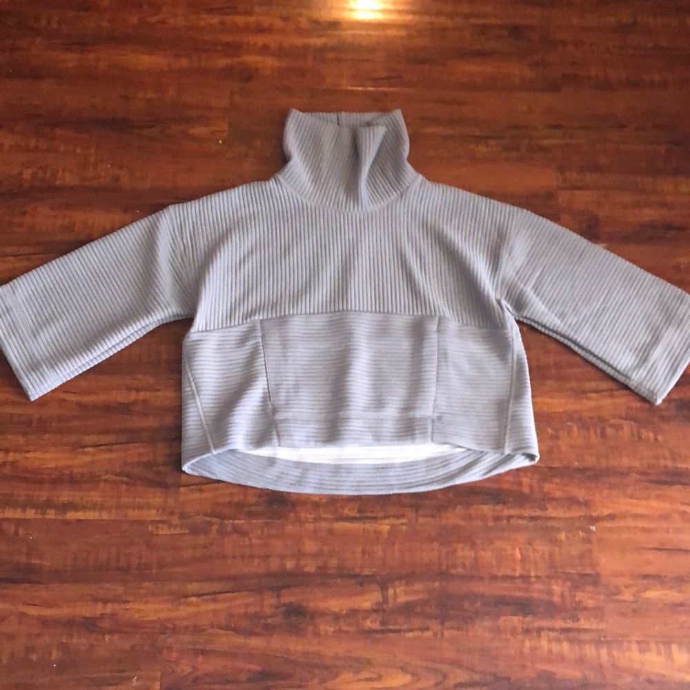 Lucy inner journey pullover
